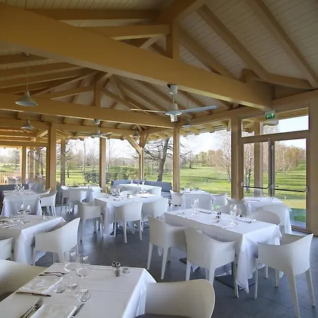 Golf فندق Cavaglià