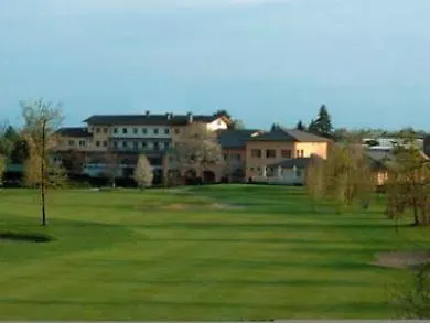 Golf فندق