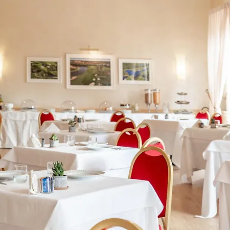 Unahotels Golf Hotel 4*