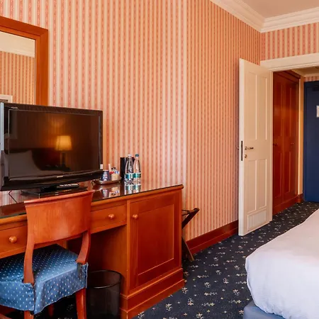 Unahotels Golf Hotel