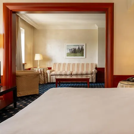Unahotels Golf Hotel 4*
