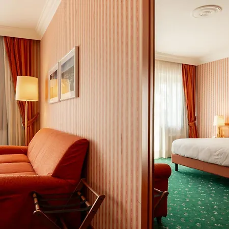 Unahotels Golf Hotel 4*