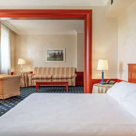 Unahotels Golf Hotel 4*